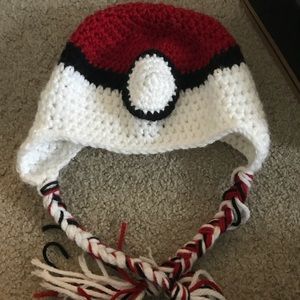Infant/toddler poke ball hat